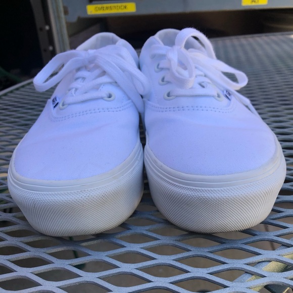 Vans Women’s Doheny Platform Sneakers - Picture 3 of 6